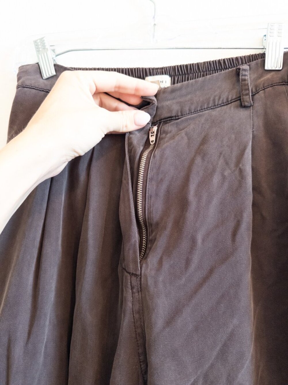 DONNI Twill Pleated Stripe Pants in Brown and White, Size Medium - Picture 10 of 12